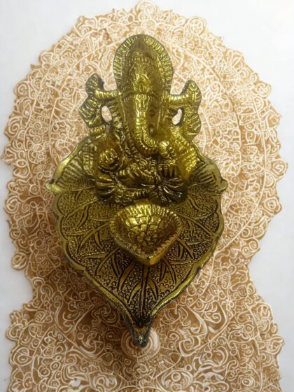 Metal leaf Ganesha